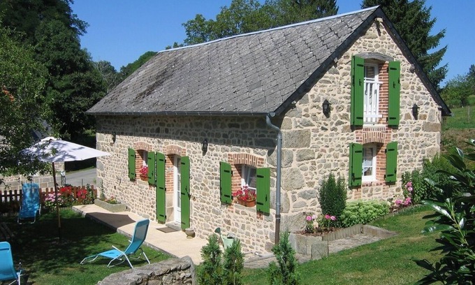 Jouillat Cottage | 4 GITES of charm 4 * - The meadow of the vergnes- fishing pond-hollow-limousin