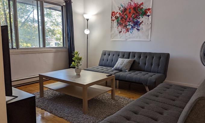 Francois-Perrault Apartment | 4 Guest Apartment with King Bed near Saint-Michel