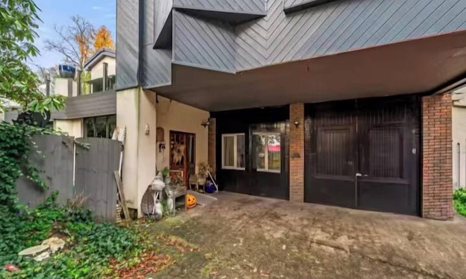 Bolton Apartment | 4 Guests - Bbq - Parking - Garden