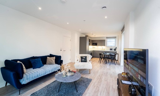 Newham Apartment | 4 Guests - Close Airport - 25min Central London