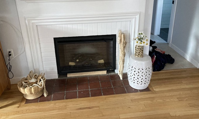 Lordship Other | 4 houses fr Lordship beach: sleeps 4 kitchen WiFi patio sunroom 2beds/2 baths
