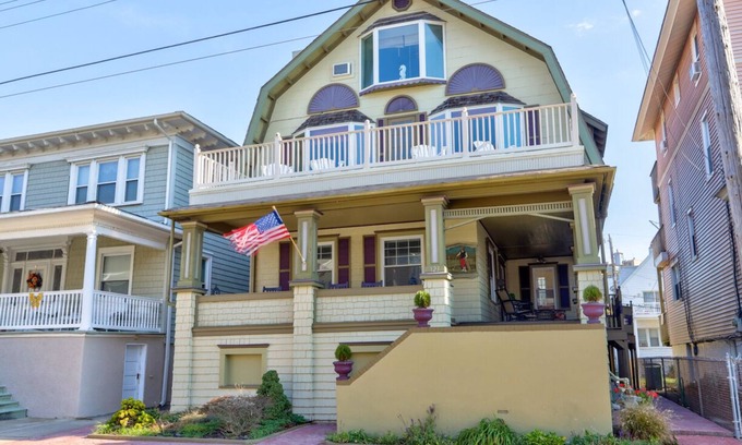 Atlantic City House | 4 Houses From the Beach!