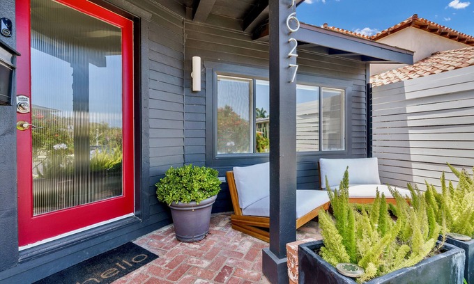 Sunset Cliffs House | 4 Houses In From The Ocean