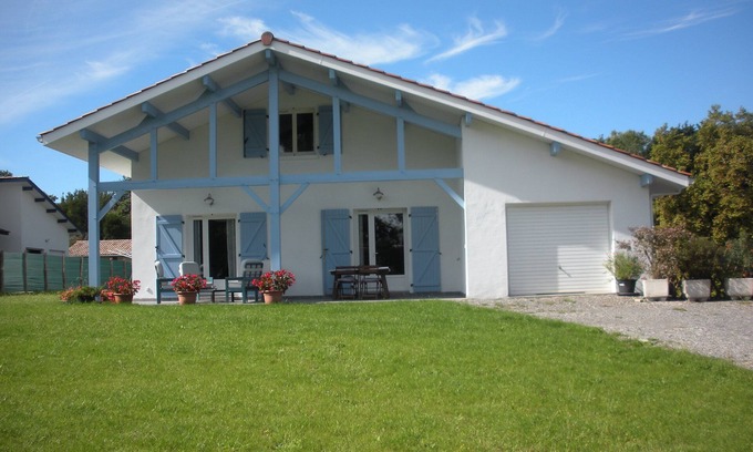 Saint-Martin-de-Seignanx House | 4 km from bayonne 7 km from the beaches available july 27 to august 3