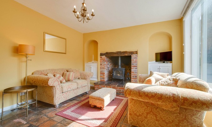 Eye House | 4 Lambseth Street - Two Bedroom House, Sleeps 4