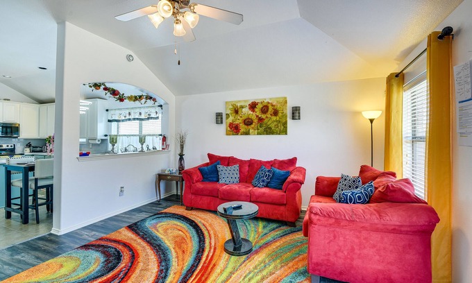 South Arlington House | 4 Mi to AT&T Stadium: Home w/BBQ in Grand Prairie