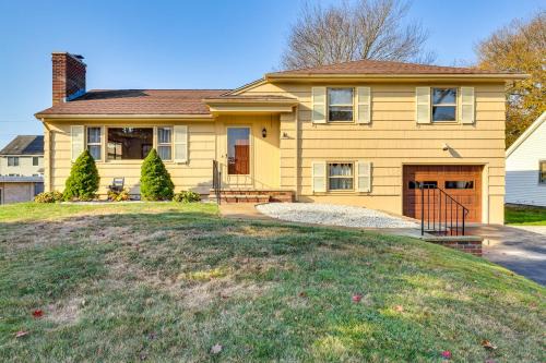 Waterford House | 4 Mi to Beach Furnished Deck at Waterford Home!