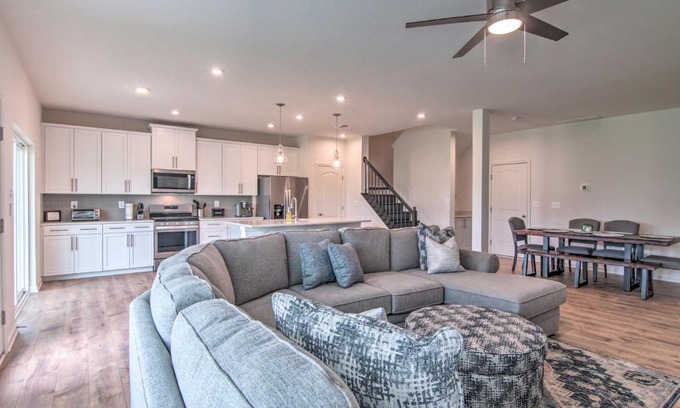 Millville House | 4 Mi to Bethany Beach Townhome with Screened Porch
