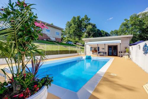 Chattanooga Apartment | 4 Mi to Downtown Chattanooga Studio with Hot Tub