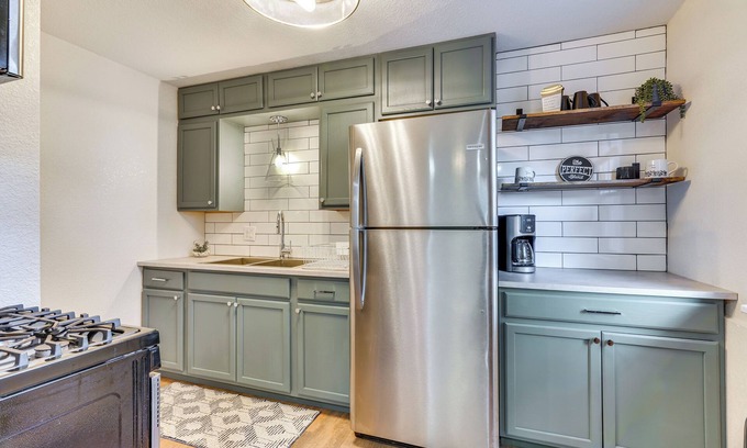 Pueblo Cottage | 4 Mi to Dtwn: Cozy Home in Pueblo