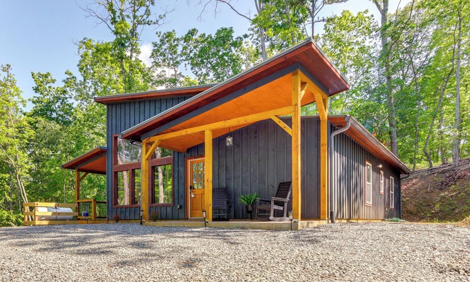 Ellijay Cabin | 4 Mi to Dtwn Ellijay: Cabin w/Pool & River Access