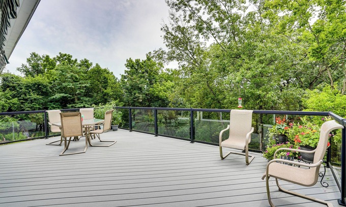 Lawrenceburg House | 4 Mi to Dtwn: Ohio River Valley Home w/Deck!