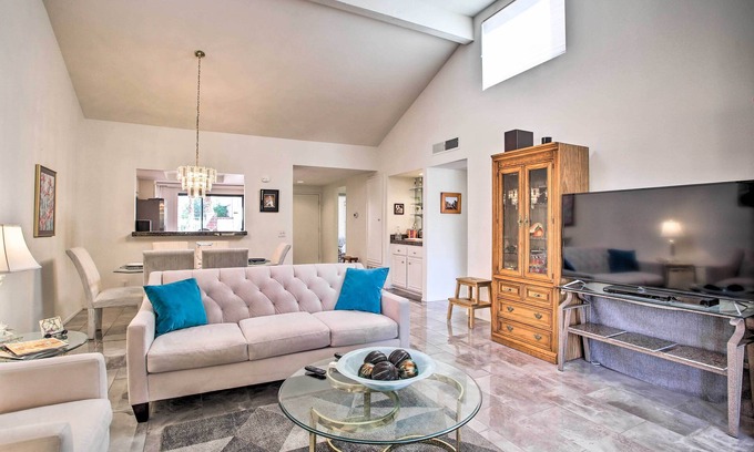 Cathedral City Condo | 4 Mi to Dtwn Palm Springs: Condo w/Pool Access