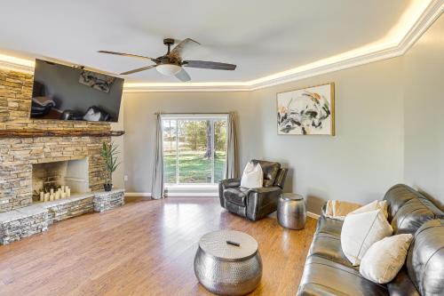 Tuscaloosa House | 4 Mi to Dtwn Tuscaloosa Home with Cozy Den!