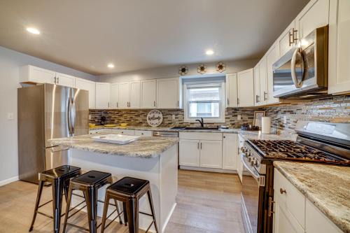 East Chicago House | 4 Mi to Lake Michigan East Chicago Home with Grill