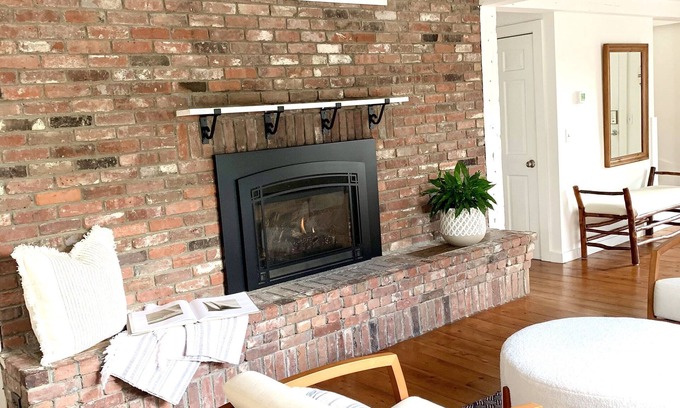 Orleans House | 4 miles to Orleans beaches & close to town!