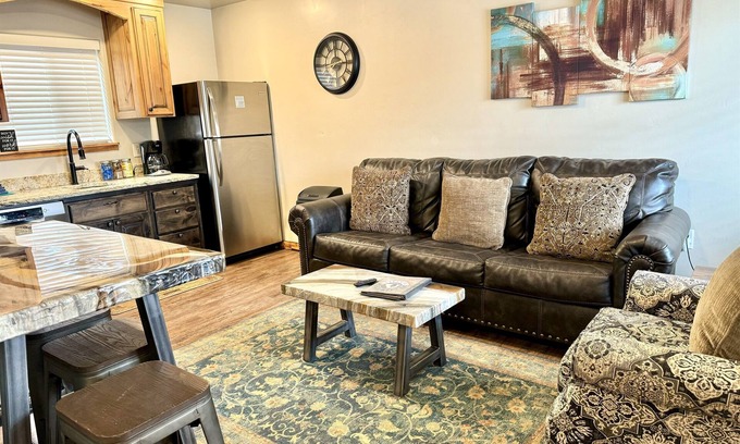 Moab South Valley House | #4 Modern Rustic Moab Getaway – Dog Friendly!