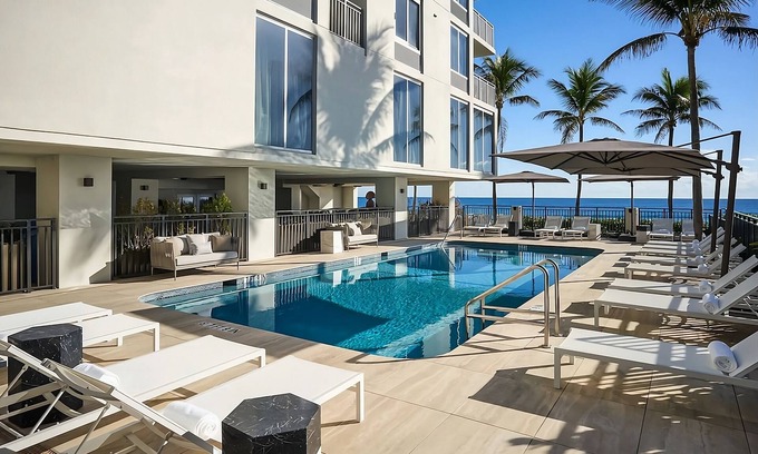 Hillsboro Beach House | 4 Neat and Luxurious Unit on Hillsboro Mile! Pets Allowed, Parking!