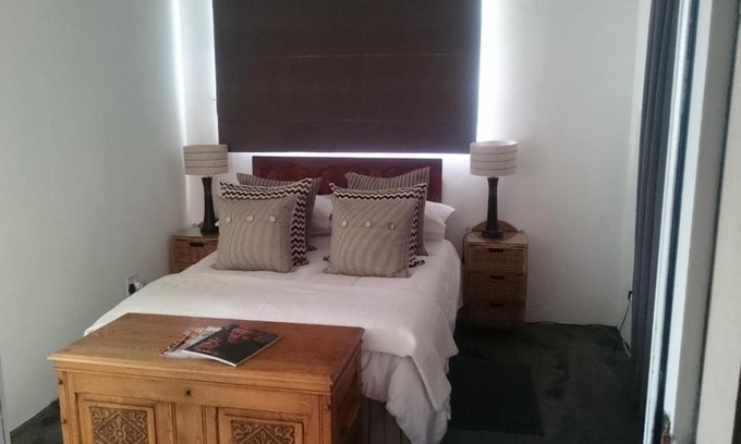 Nottingham Road Apartment | 4 On Braemar - Flat B