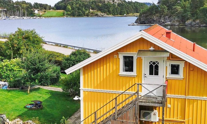 Ellos House | 4 person holiday home in ELLÖS
