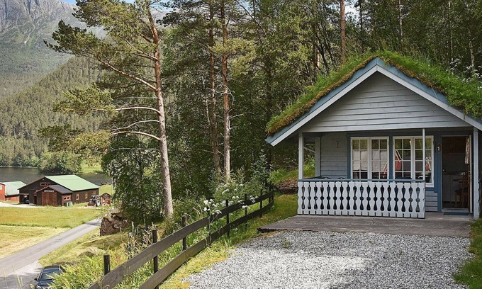 Volda House | 4 person holiday home in Folkestad