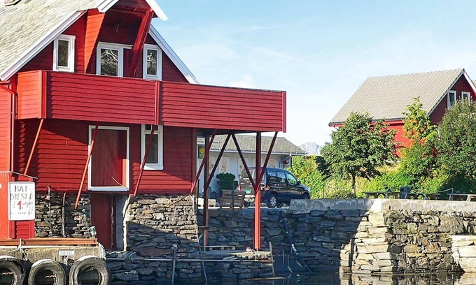 Hyllestad House | 4 person holiday home in Sørbøvåg