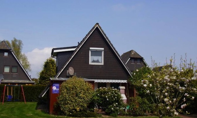 Norderteil House | 4 person vacation home in second row to the dike in Otterndorf