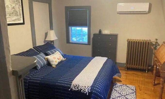 Balmville Apartment | #4 Quaint 1 bedroom apartment in Historic Building