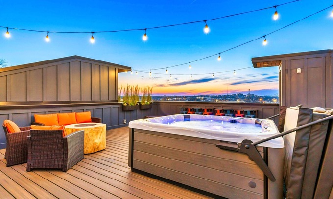 Hurwood Heights House | 4 Rooftop Decks 4 Hot Tubs Game Rooms Sauna