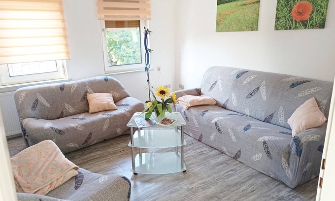 Edesheim Apartment | 4 room apartement, 2 bedrooms, air conditioning, also suitable for fitters