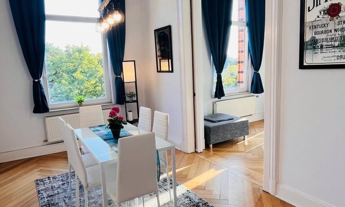 Saint Pauli Apartment | 4 room apartment Reeperbahn corner Gr. Freedom