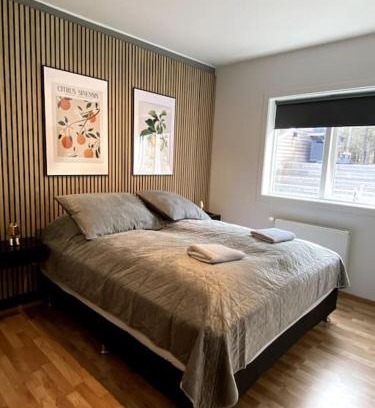 Grafarholt Apartment | 4-room spacious condo w patio