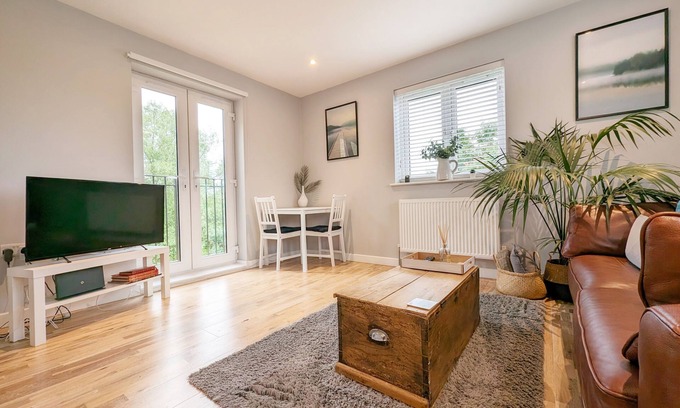 Arundel Apartment | 4 Roseland Apartment, Arundel - a flat that sleeps 4 guests in 1 bedroom