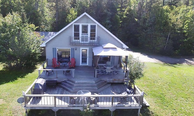 McMurrich/Monteith Cottage | 4 Season Cottage on Doe Lake - w/Sauna, AC & Kayaks