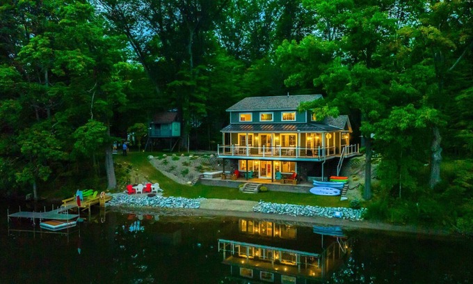 Lily Dale Cottage | 4 Season Lakeside Cottage - The Dragonfly Inn & Resort