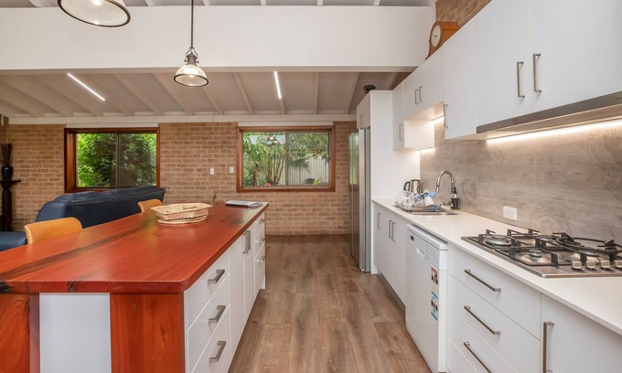 Port Macquarie House | 4 Shelly Beach Road: 2 BR, 2 BA House in Port Macquarie , Sleeps 4