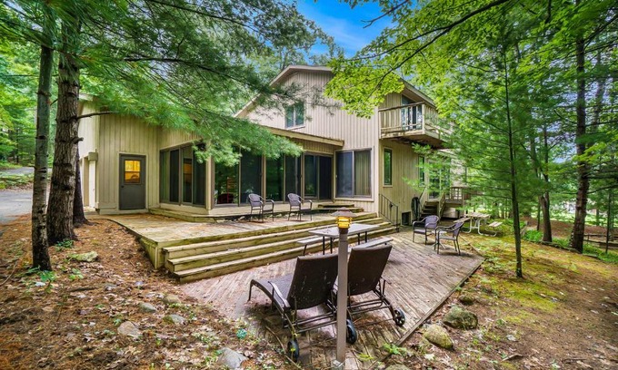 Maple City Apartment | 4 Skippers Wood #1