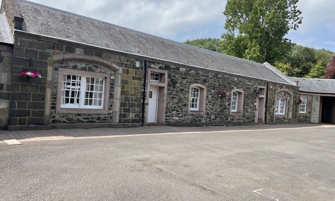 Perth Cottage | 4 star accommodation offering a rural retreat 2 miles from Perth. Pets Welcome