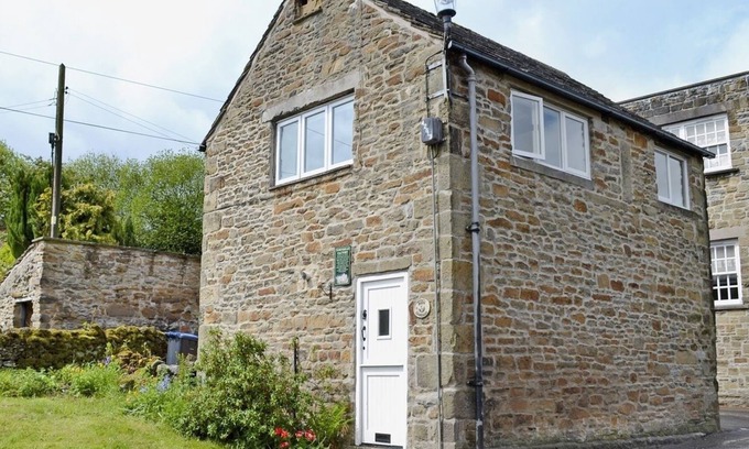 Eyam Cottage | 4 star detached holiday cottage, perfect for a romantic getaway for 2