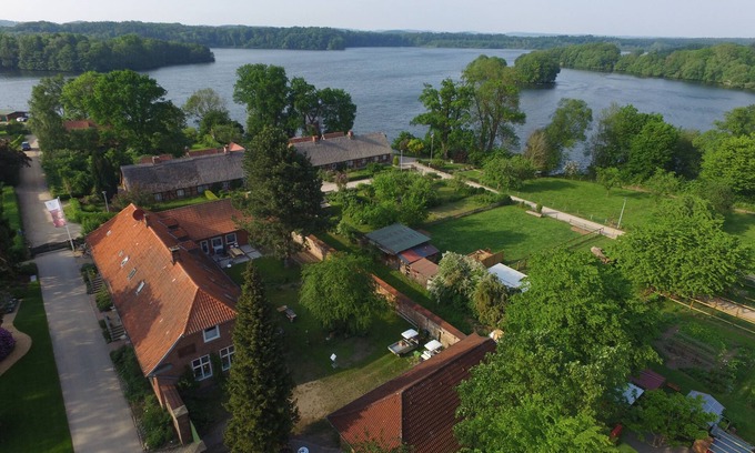 Eutin House | 4 star living "Zum alten Forsthof", a listed building at the Eutin Palace Park