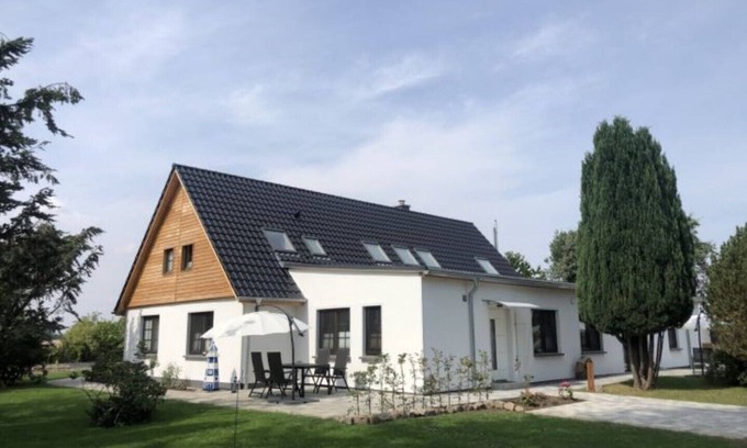 Kirchdorf Apartment | 4-star maisonette apartment "pick-up house" near the Boddenstrand