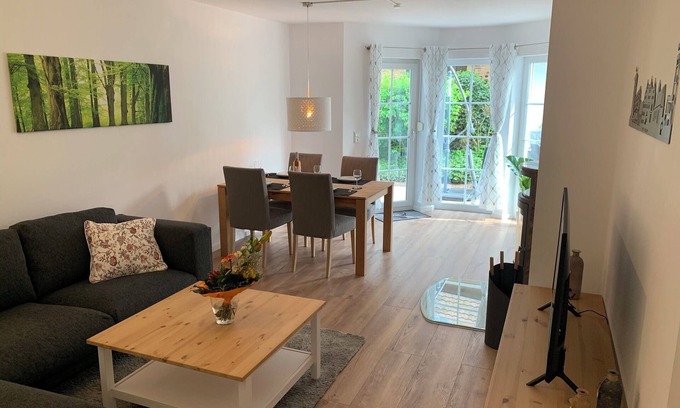 Hann. Muenden Apartment | 4-star vacation apartment Dr. Eisenbart, close to the city with its own terrace and garden