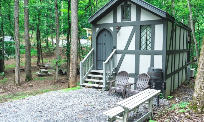 Sevierville House | #4 Stella - Tiny Home Cottage