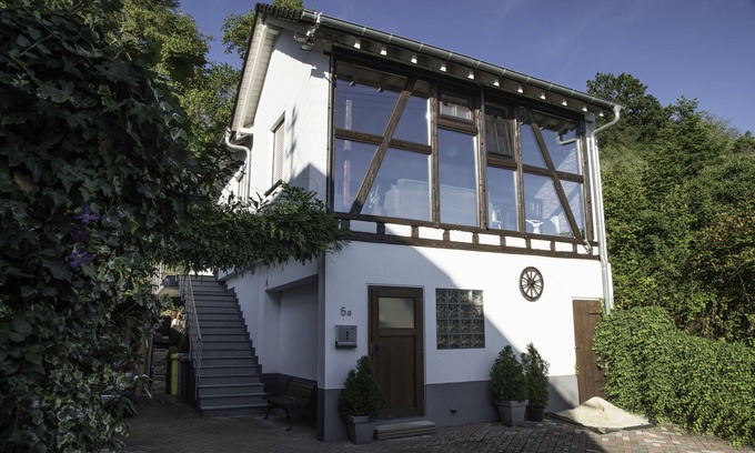 Oberneisen Apartment | 4 Sterne Ferienwohnung "rabenlay" in Oberneisen Direkt am Aar-radweg