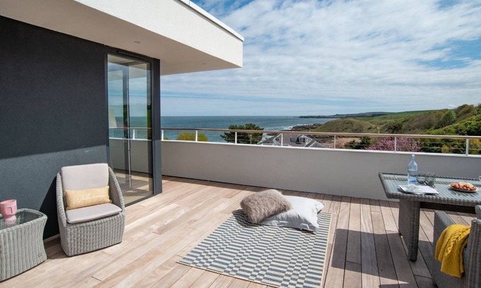 St Abbs Apartment | 4 THE BAY - penthouse apartment set just above the picturesque Coldingham Bay.