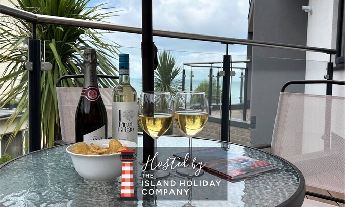 Shanklin Apartment | 4 The Bayhouse