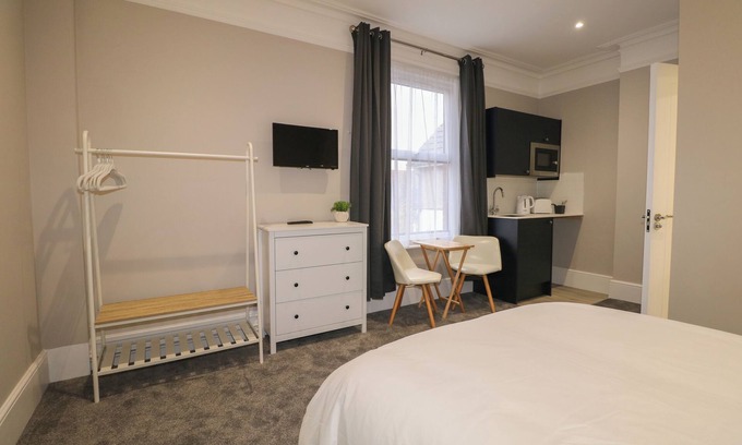Seaford Cottage | 4, THE CUCKMERE, pet friendly, country holiday cottage in Seaford