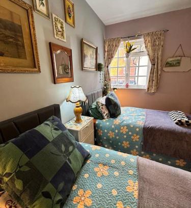 Coleshill Apartment | 4 The Haw thornes Sleeps4 NEC 7mins BHX 8mins