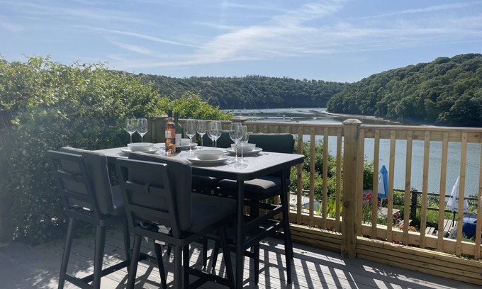 Truro Cottage | 4 TRENHAILE TERRACE, character holiday cottage in Malpas, Cornwall