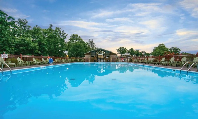 Branson Apartment | 4 Two-Bedroom Villas| Pools, Tubs & Sports Fun for Everyone